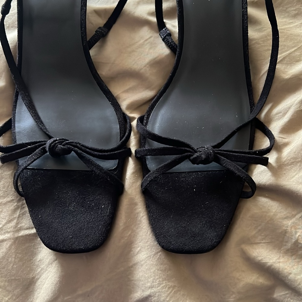 PRICE IS FIRM - Doen Black Strappy Kitten Heel Sandals - Picture 4 of 11